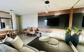 Apartamento novo em Foz, ao lado do Shopping JL